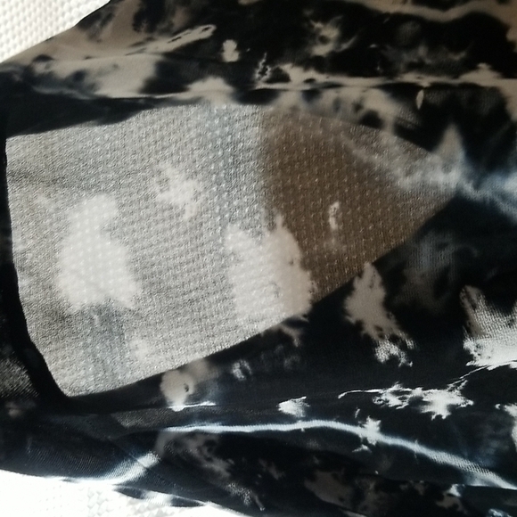 YOUNG FABULOUS & BROKE TYE DYED LS SHIRT SIZE XS"BLK-WHTE - Picture 8 of 8